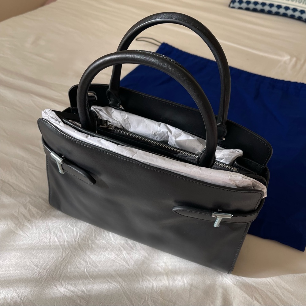 Brand New- Le Tanneur Emie Medium Handbag in Smooth Leather 🖤✨ - Picture 13 of 16